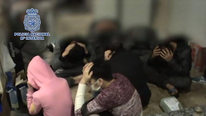 Tây Ban Nha trục xuất hơn 90 người Đài Loan nghi gian lận viễn thông ảnh 1