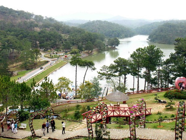 Lâm Đồng và Khánh Hòa hợp tác thu hút du khách Nga ảnh 1