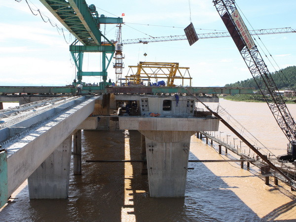 Bắt thêm 4 cán bộ có sai phạm trong dự án cầu Bến Thủy II ảnh 1