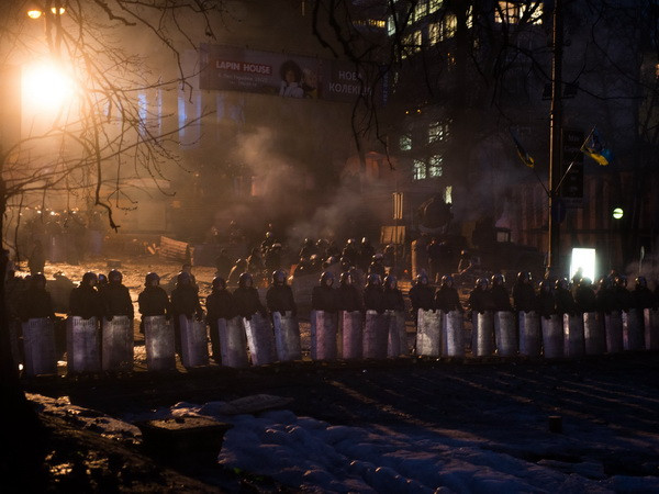 Lực lượng chức năng quyết tâm lập lại trật tự ở Kiev ảnh 1