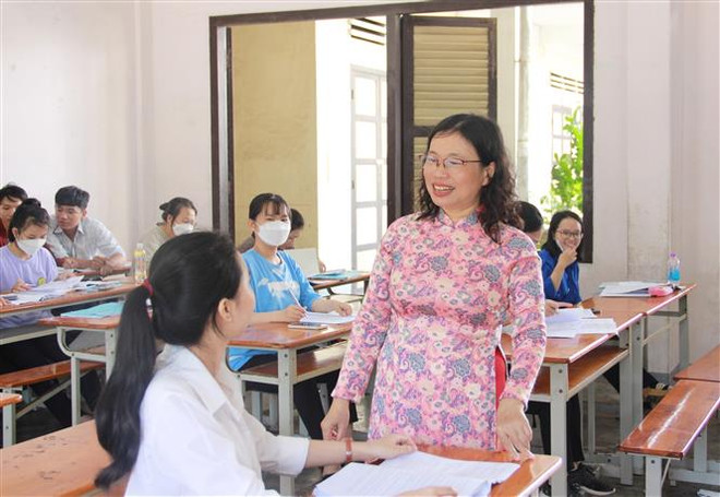 Nhà giáo Lê Thị Phương Ngọc và tình yêu với Toán học ảnh 1