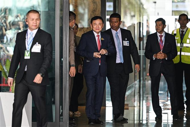Thái Lan: Cựu Thủ tướng Thaksin nhập viện trong ngày đầu tiên về nước ảnh 1