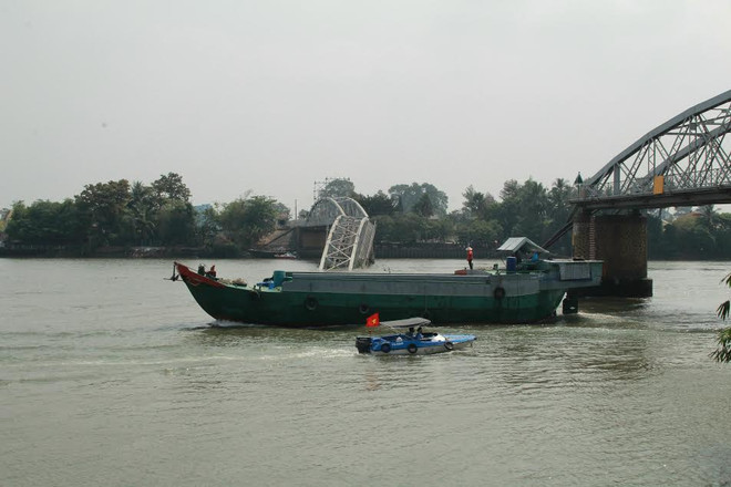 Đồng Nai: Tàu dưới 300 tấn đã được lưu thông qua cầu Ghềnh ảnh 1