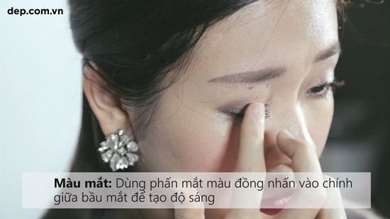 Biến hóa từ makeup ban ngày thành gương mặt lộng lẫy cho tiệc đêm ảnh 4