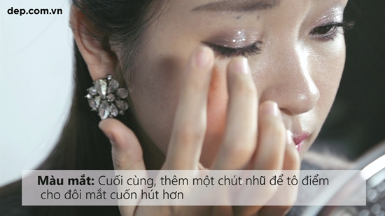 Biến hóa từ makeup ban ngày thành gương mặt lộng lẫy cho tiệc đêm ảnh 6