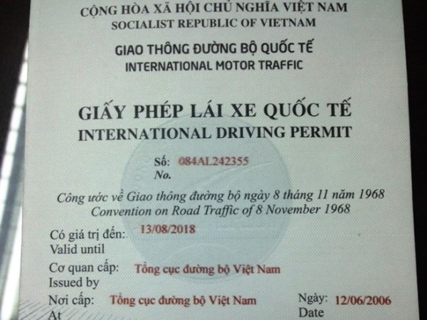 Đề nghị mức tạm thu cấp bằng lái xe quốc tế 135.000 đồng ảnh 1