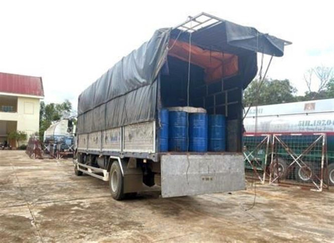 Xử phạt đối tượng vận chuyển dầu thải nguy hại không có giấy phép ảnh 1