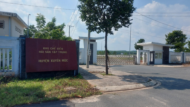 Cụm Công nghiệp Chế biến Hải sản Bình Châu nhiều năm nay vẫn bỏ không, chưa thể đưa vào hoạt động do nhiều vướng mắc về thủ tục. (Ảnh: Hoàng Nhị/TTXVN) Bà Rịa-Vũng Tàu: Nhiều cụm công nghiệp chưa đi vào hoạt động ảnh 1
