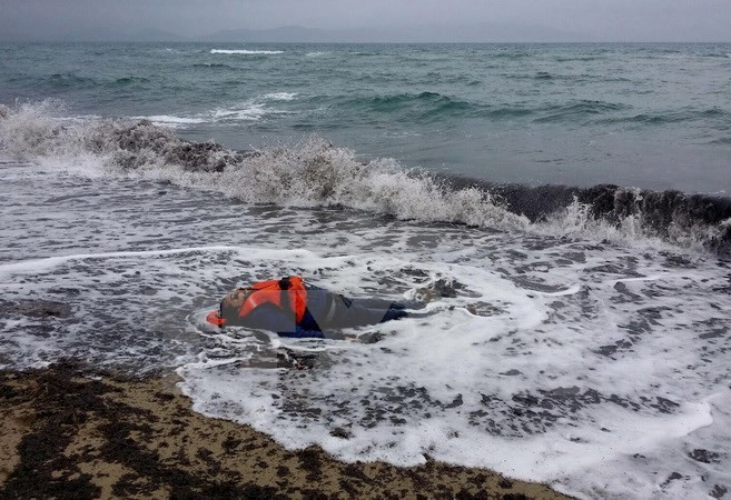 Lại có thêm 15 người di cư bỏ mạng ngoài khơi Hy Lạp ảnh 1