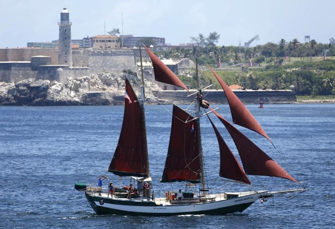 Cuba lần đầu tiên tham dự trình diễn tàu thuyền tại Mỹ ảnh 1