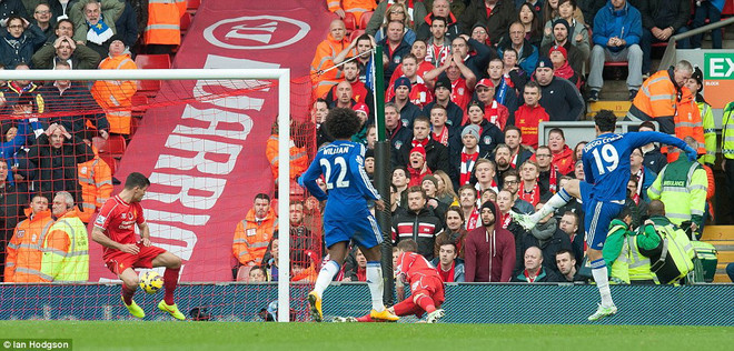 Diego Costa lập công, Chelsea lội ngược dòng hạ gục Liverpool ảnh 1