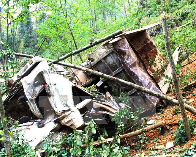 Xe khách mất lái, lao xuống vách đá làm ít nhất 17 người chết ảnh 1