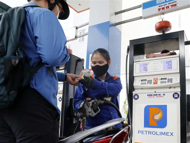 Xây dựng cơ chế giá trần để quản lý thị trường xăng dầu trong nước ảnh 1