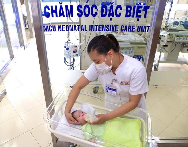 Những nữ chiến sỹ áo blouse trắng kiên cường nơi tuyến đầu chống dịch ảnh 1