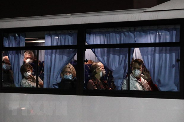 Mỹ yêu cầu công dân ở du thuyền Diamond Princess phải cách ly 14 ngày ảnh 1