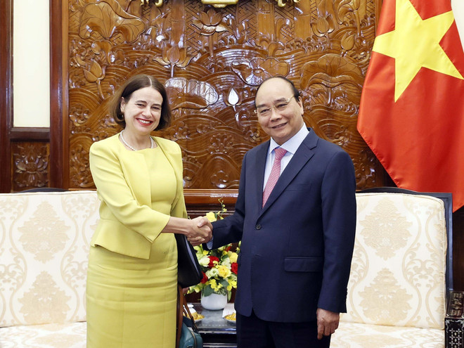 Chủ tịch nước Nguyễn Xuân Phúc tiếp Đại sứ Australia Robyn Mudie. (Ảnh: Thống Nhất/TTXVN) Chủ tịch nước Nguyễn Xuân Phúc tiếp Đại sứ Australia chào từ biệt ảnh 1