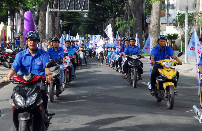 Hưởng ứng chiến dịch Toàn dân đội mũ bảo hiểm đạt chuẩn ảnh 1