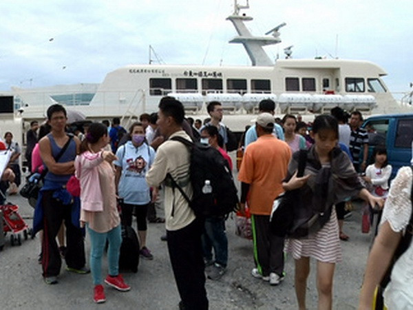 Hàng nghìn người đã phải sơ tán do bão Dujuan tại Đài Loan ảnh 1