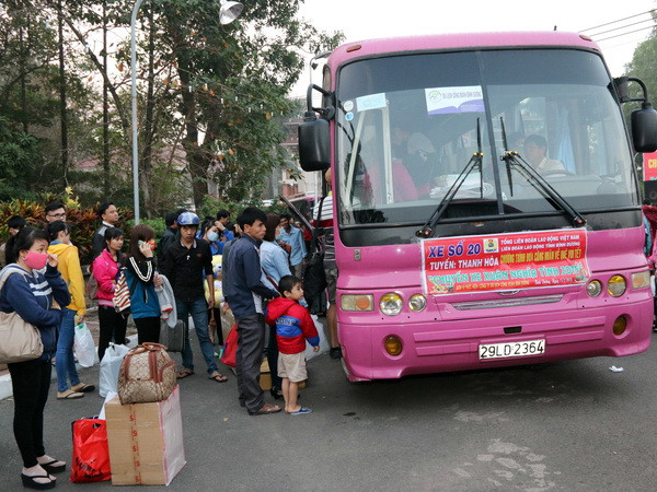 TP.HCM tặng hơn 42.000 vé tàu, xe cho công nhân, sinh viên về quê ảnh 1