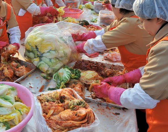 [Video] Học cách làm món Kimchi tuyệt ngon tại Hàn Quốc ảnh 1