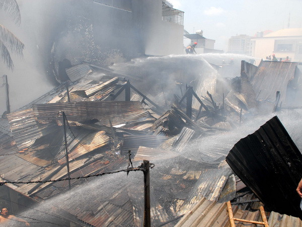 TP HCM: Hỏa hoạn thiêu rụi 5 căn nhà, cháy lan 3 căn khác ảnh 1