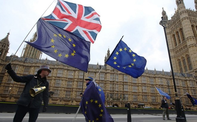Vấn đề Brexit: Anh nhượng bộ để có thỏa thuận chuyển tiếp dài 21 tháng ảnh 1