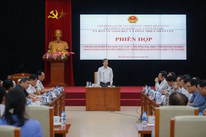 Bộ trưởng Bộ Giáo dục và Đào tạo Nguyễn Kim Sơn phát biểu. (Nguồn: sggp) Đề xuất chính sách hỗ trợ, thúc đẩy hợp tác đại học-doanh nghiệp ảnh 1