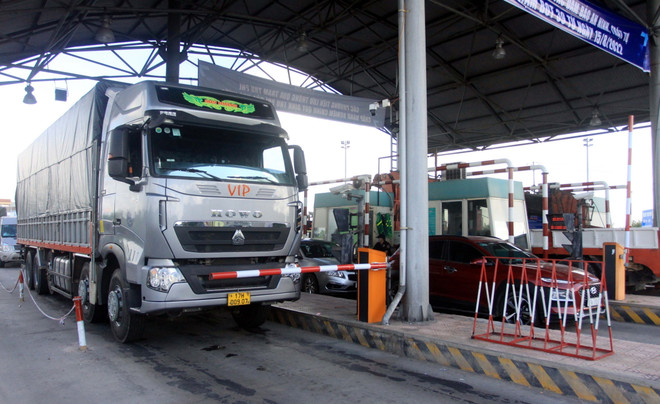 Giao thông qua trạm thu phí BOT Thanh Nê tạm thời thông thoáng trở lại ảnh 1