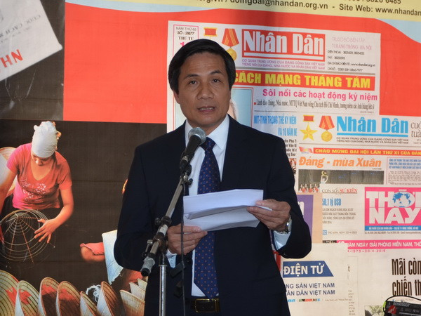 Báo Nhân dân khai trương gian trưng bày tại Hội báo Nhân đạo Pháp ảnh 3