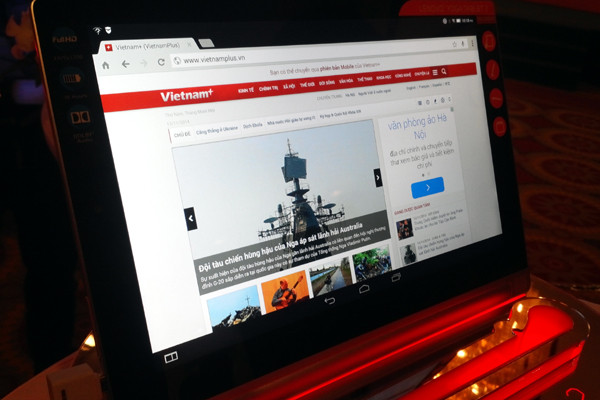 Máy tính bảng tích hợp máy chiếu đầu tiên của Lenovo lên kệ ảnh 1