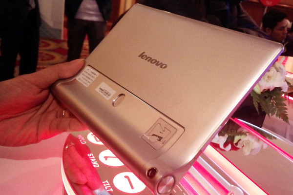 Máy tính bảng tích hợp máy chiếu đầu tiên của Lenovo lên kệ ảnh 2