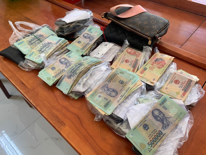 Tây Ninh: Đột kích bắt giữ 15 đối tượng đánh bạc lúc nửa đêm ảnh 1