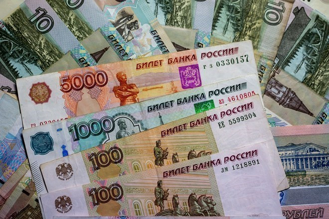 Đồng ruble. (Nguồn: enca.com) Ngân hàng trung ương Nga quyết định giữ nguyên lãi suất mức 10% ảnh 1