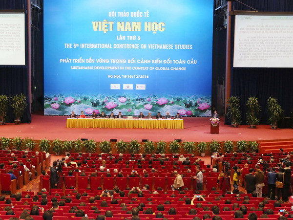 Khuyến nghị nhiều giải pháp để Việt Nam phát triển bền vững ảnh 1