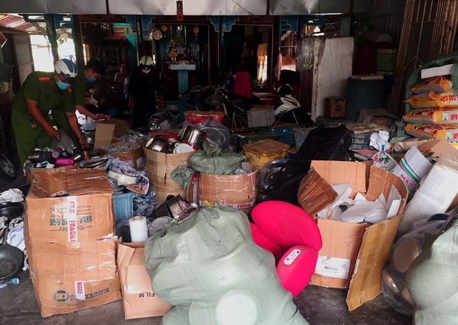 An Giang: Cảnh cáo cán bộ biên phòng chứa hàng lậu trong nhà ảnh 1