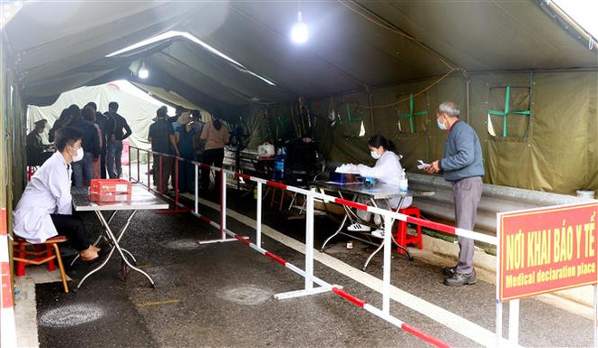 Từ 0 giờ ngày 22/3 tạm dừng chốt kiểm soát dịch ra vào tỉnh Quảng Ninh ảnh 1