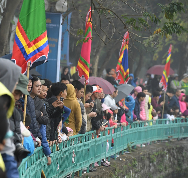 Hà Nội: Độc đáo với lễ hội bơi chải thuyền rồng đầu tiên tại Hồ Tây ảnh 9