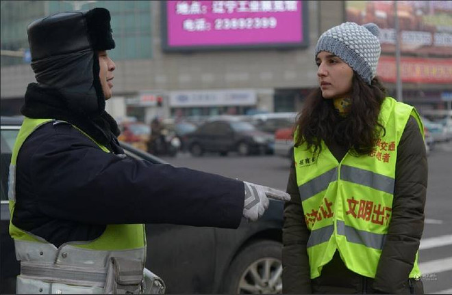 Nữ sinh viên Nga gây sốt khi giúp người Trung Quốc đi đúng đường ảnh 3