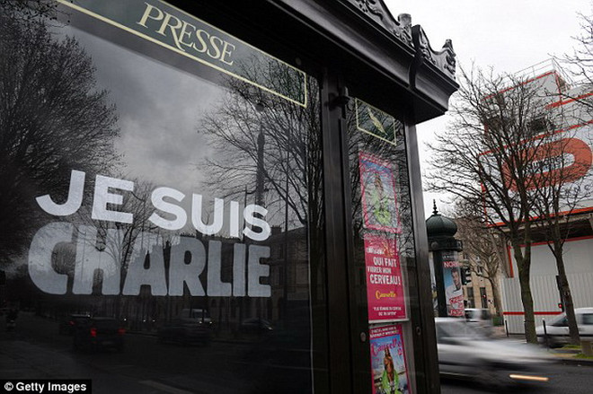 Lễ hội truyện tranh hàng đầu tôn vinh tạp chí Charlie Hebdo ảnh 1