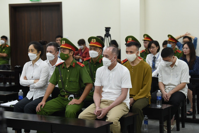 Vụ “chạy án” 60 tỷ đồng: Hai cựu cán bộ công an bị phạt 15 năm tù ảnh 1