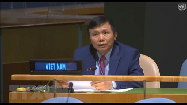Đại sứ Đặng Đình Quý phát biểu tại một phiên họp. (Ảnh: Khắc Hiếu/TTXVN) Việt Nam kêu gọi cộng đồng quốc tế thực hiện cam kết trợ giúp Iraq ảnh 1