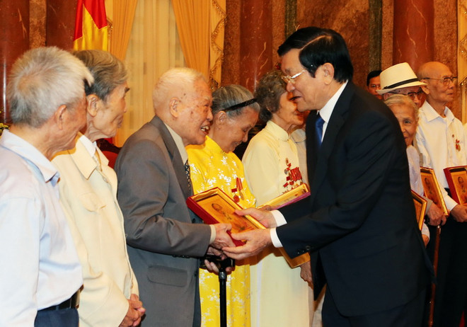 Chủ tịch nước gặp mặt 100 chiến sỹ cách mạng bị địch bắt tù đầy ảnh 1