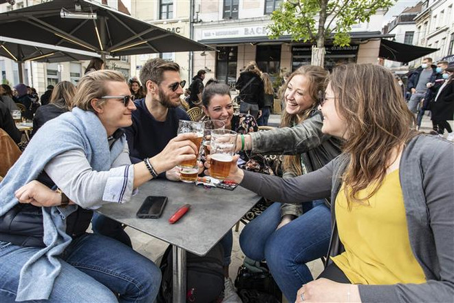 Con đường tiến tới bình thường hóa của thế giới hậu COVID-19 ảnh 2