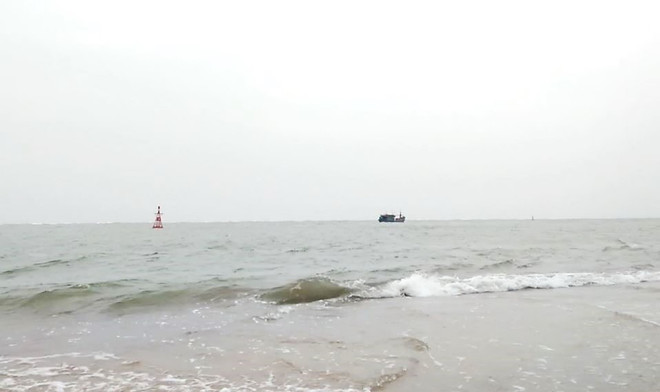 Quảng Bình: Ứng cứu tàu cá của ngư dân găp nạn trên biển ảnh 1