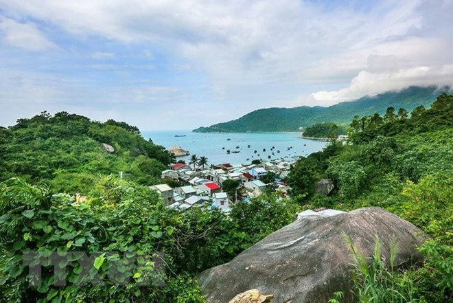 Phong cảnh Cù lao Chàm (xã đảo Tân Hiệp, thành phố Hội An, tỉnh Quảng Nam) nhìn từ trên cao. (Nguồn: TTXVN) Đề xuất định hướng quản lý, bảo tồn các Khu Dự trữ Sinh quyển Việt Nam ảnh 1