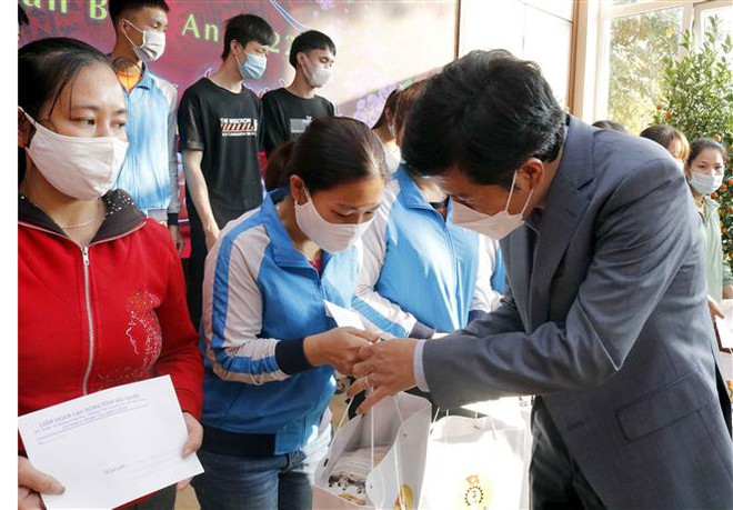 Xuân Nhâm Dần 2022: Tết đoàn viên song hành với Tết xa quê ảnh 4