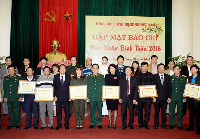 Nâng chất lượng tuyên truyền quốc phòng và đối ngoại quốc phòng ảnh 1