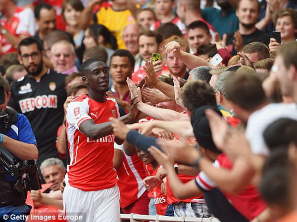 Sanogo lập "poker," Arsenal khởi đầu như mơ tại Emirates Cup ảnh 1