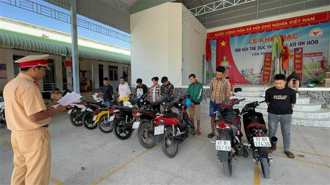 An Giang: Ngăn chặn nhóm thanh thiếu niên đua xe trên Quốc lộ 91 ảnh 1