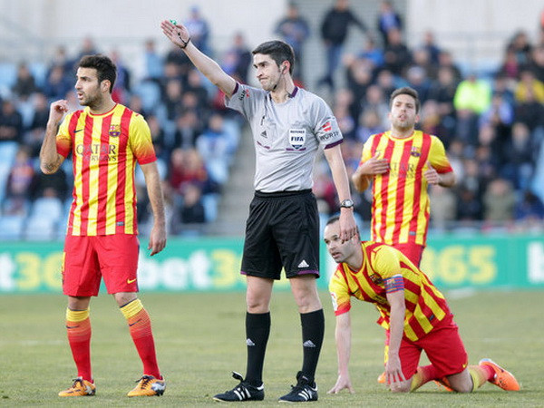 "Hung thần" của Barca cầm còi trận El Clasico ở Bernabeu ảnh 1